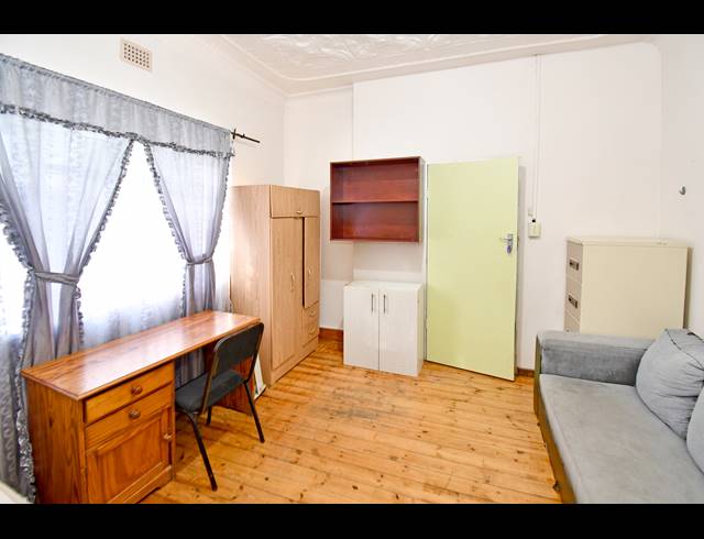 11 BEDROOM HOUSE FOR SALE IN HURST HILL